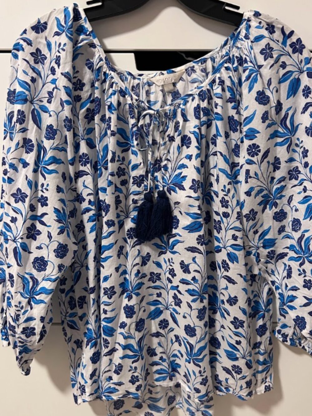 VOLOSHIN BLUE + WHITE FLORAL INDIA PRINT BOHO TUNIC BLOUSE TASSEL CHINOISERIE L